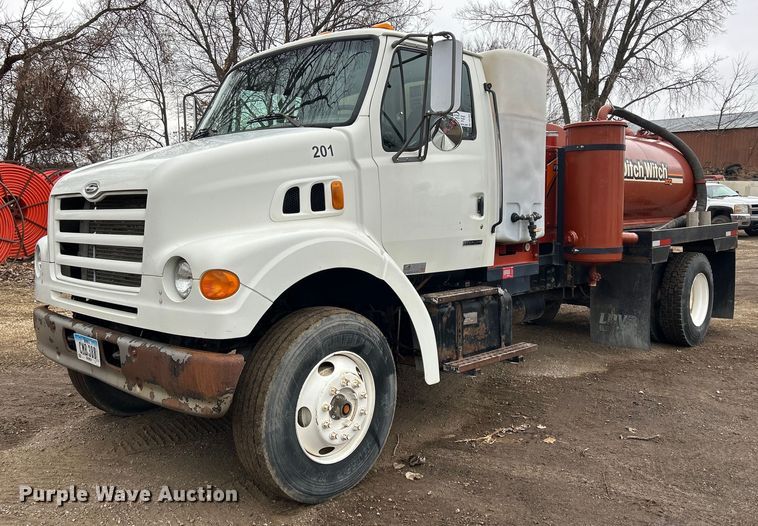 image for item DQ1066 1999 Sterling L7501  vacuum truck