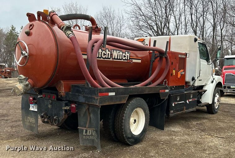 image for item DQ1066 1999 Sterling L7501  vacuum truck