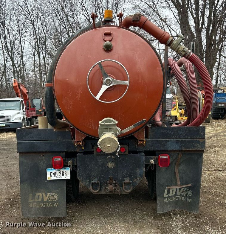 image for item DQ1066 1999 Sterling L7501  vacuum truck