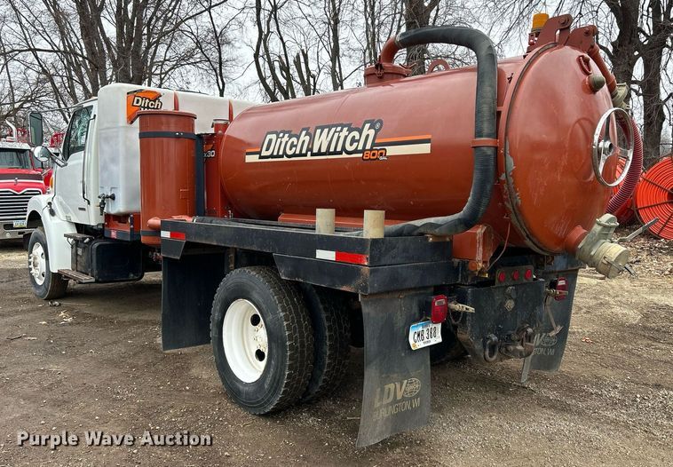 image for item DQ1066 1999 Sterling L7501  vacuum truck