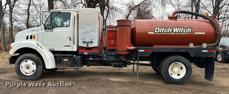 image for item DQ1066 1999 Sterling L7501  vacuum truck