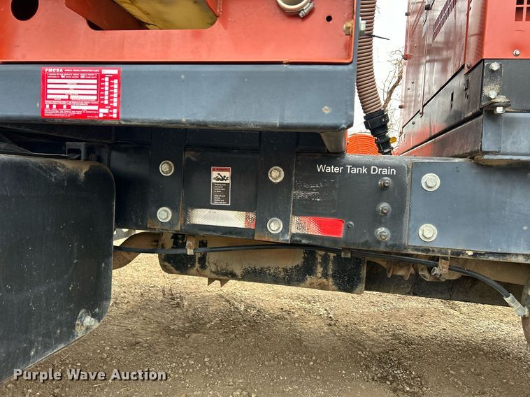 image for item DQ1066 1999 Sterling L7501  vacuum truck