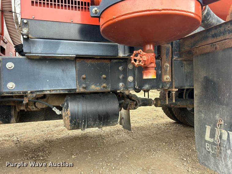 image for item DQ1066 1999 Sterling L7501  vacuum truck