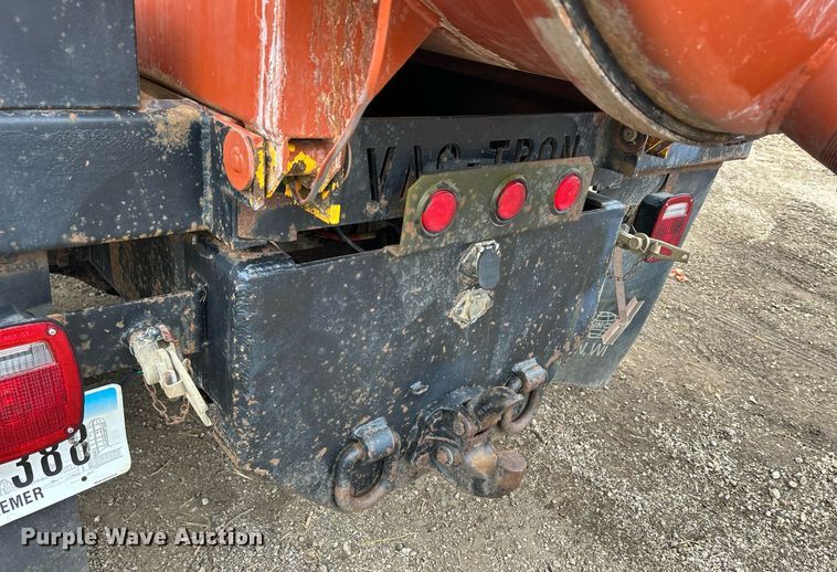 image for item DQ1066 1999 Sterling L7501  vacuum truck