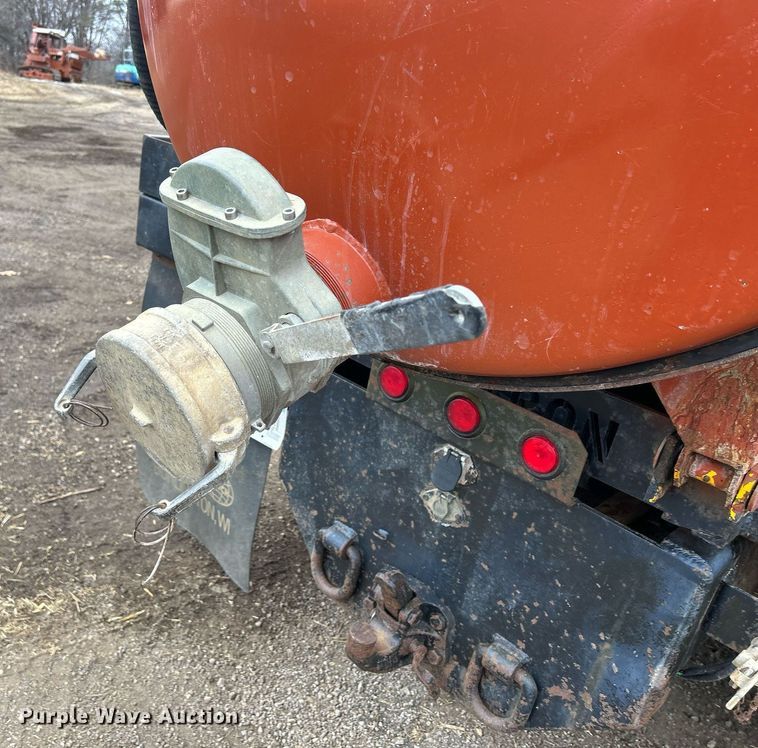 image for item DQ1066 1999 Sterling L7501  vacuum truck