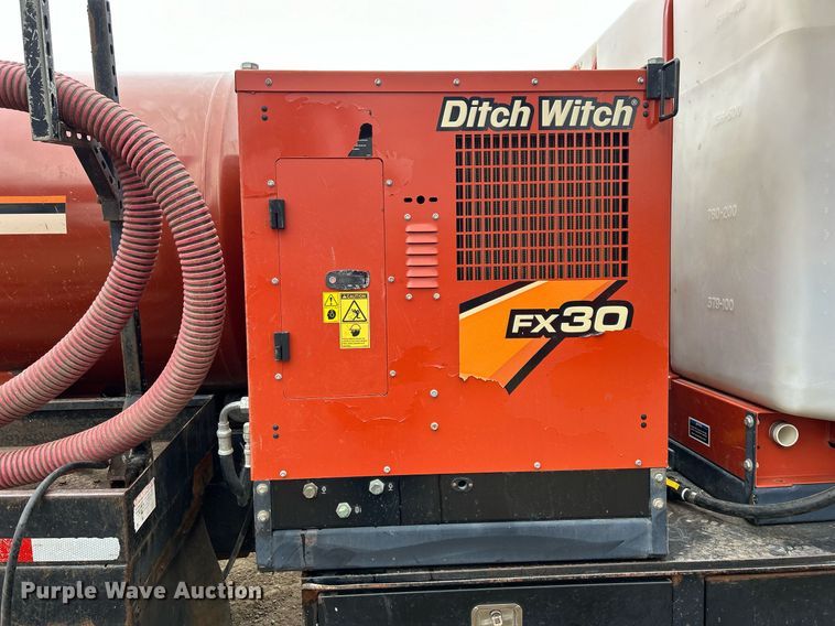 image for item DQ1066 1999 Sterling L7501  vacuum truck