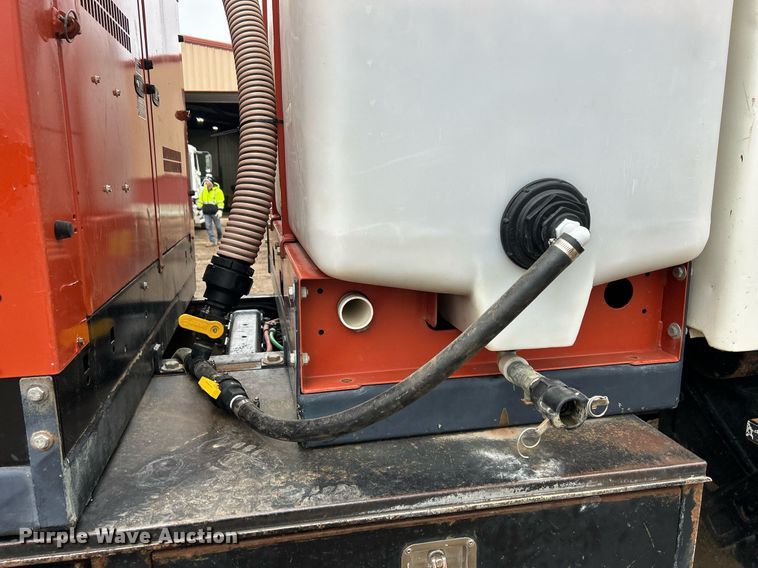 image for item DQ1066 1999 Sterling L7501  vacuum truck