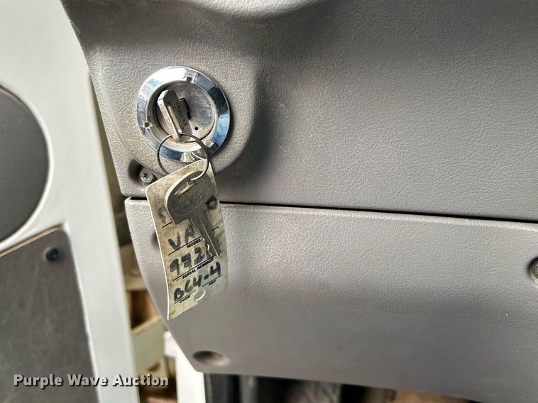 image for item DQ1066 1999 Sterling L7501  vacuum truck