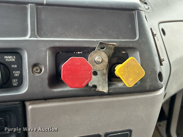 image for item DQ1066 1999 Sterling L7501  vacuum truck