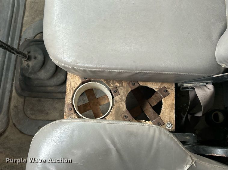 image for item DQ1066 1999 Sterling L7501  vacuum truck