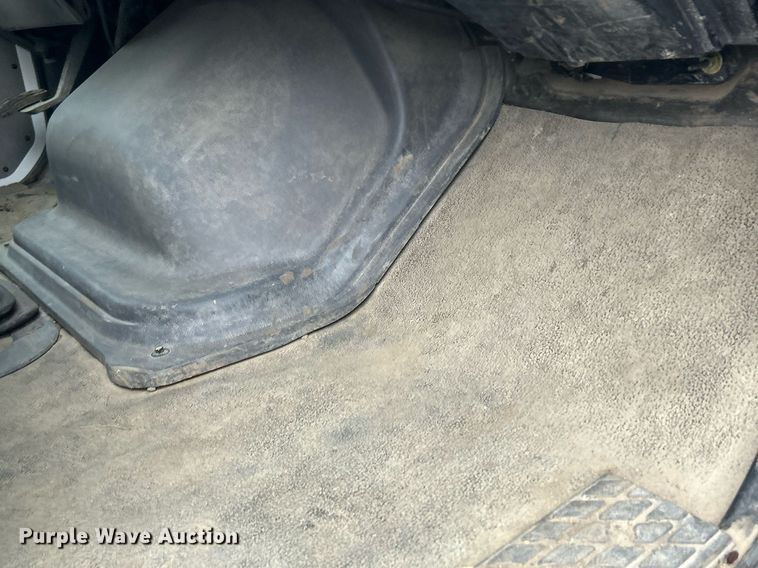 image for item DQ1066 1999 Sterling L7501  vacuum truck