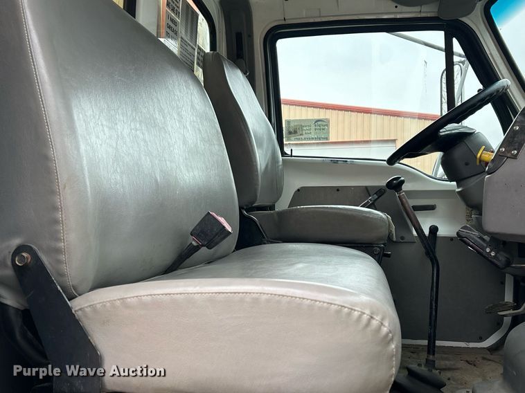 image for item DQ1066 1999 Sterling L7501  vacuum truck