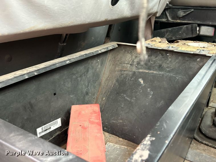 image for item DQ1066 1999 Sterling L7501  vacuum truck