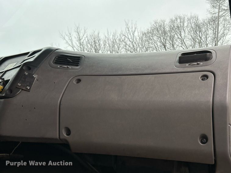 image for item DQ1066 1999 Sterling L7501  vacuum truck