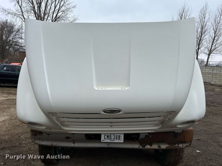 image for item DQ1066 1999 Sterling L7501  vacuum truck