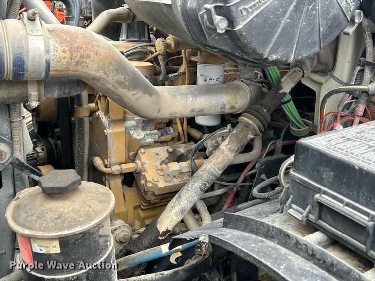 image for item DQ1066 1999 Sterling L7501  vacuum truck