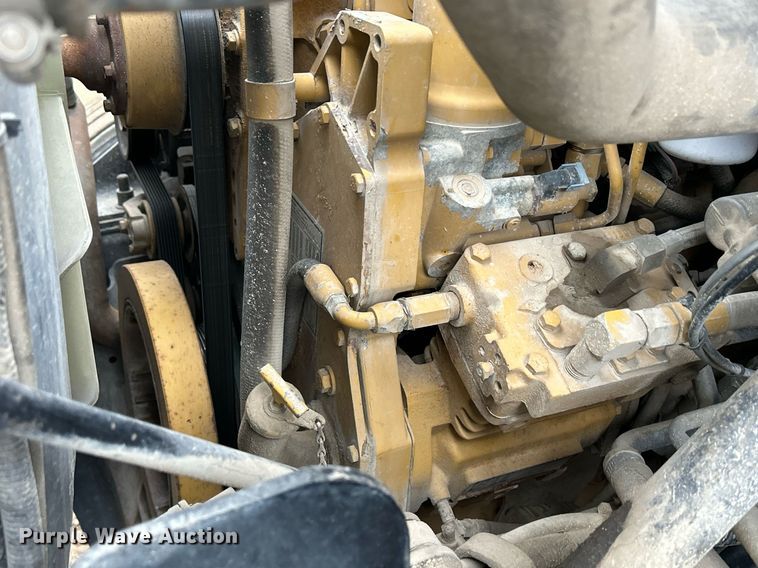 image for item DQ1066 1999 Sterling L7501  vacuum truck