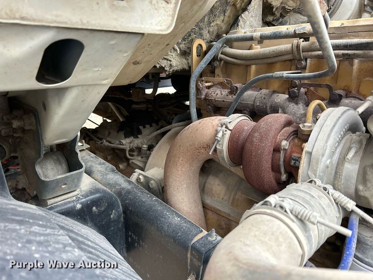 image for item DQ1066 1999 Sterling L7501  vacuum truck