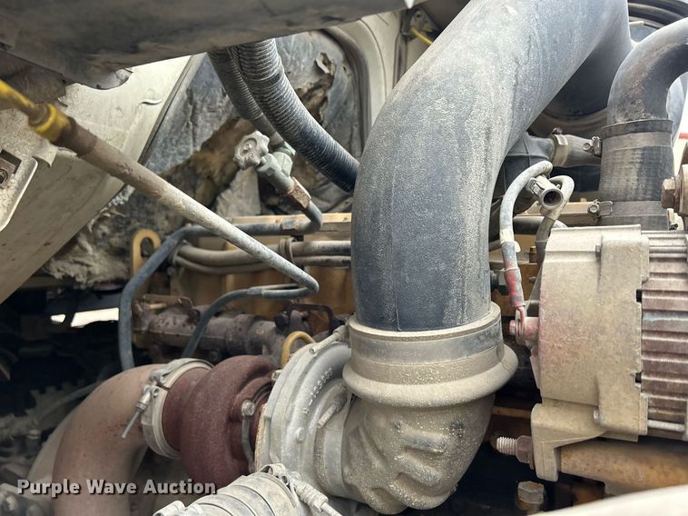 image for item DQ1066 1999 Sterling L7501  vacuum truck