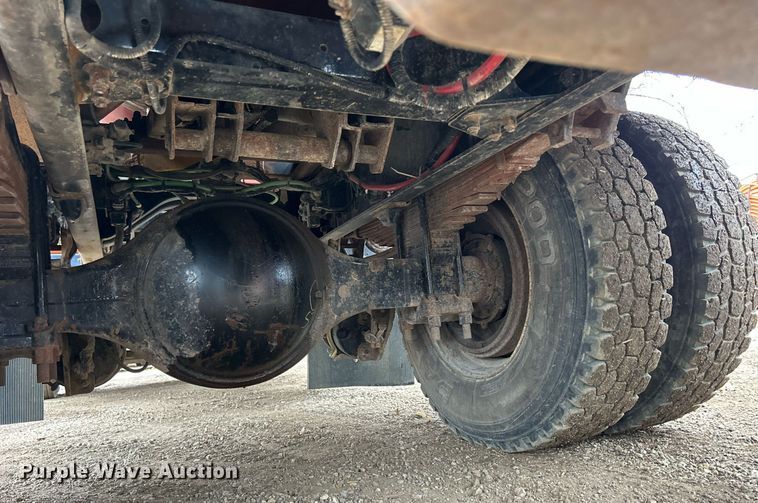 image for item DQ1066 1999 Sterling L7501  vacuum truck