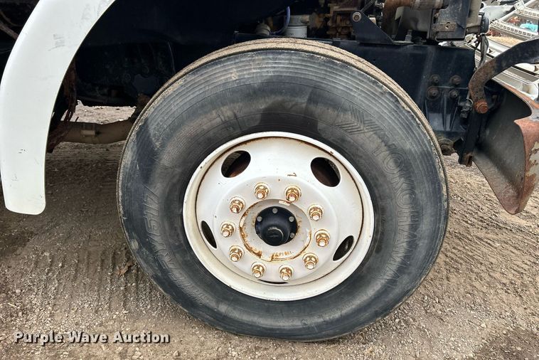 image for item DQ1066 1999 Sterling L7501  vacuum truck