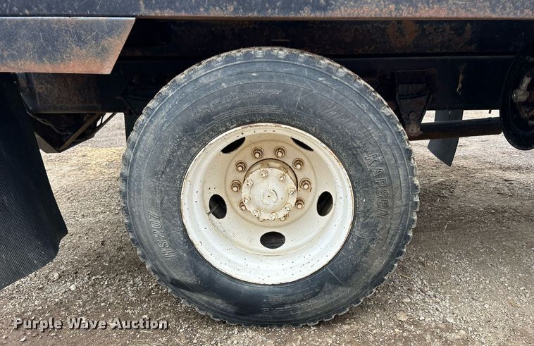 image for item DQ1066 1999 Sterling L7501  vacuum truck