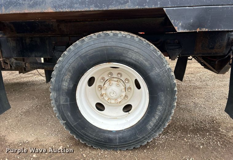 image for item DQ1066 1999 Sterling L7501  vacuum truck