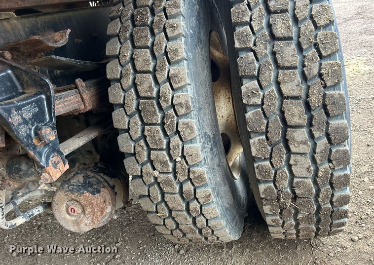 image for item DQ1066 1999 Sterling L7501  vacuum truck