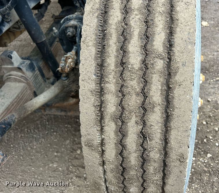 image for item DQ1066 1999 Sterling L7501  vacuum truck