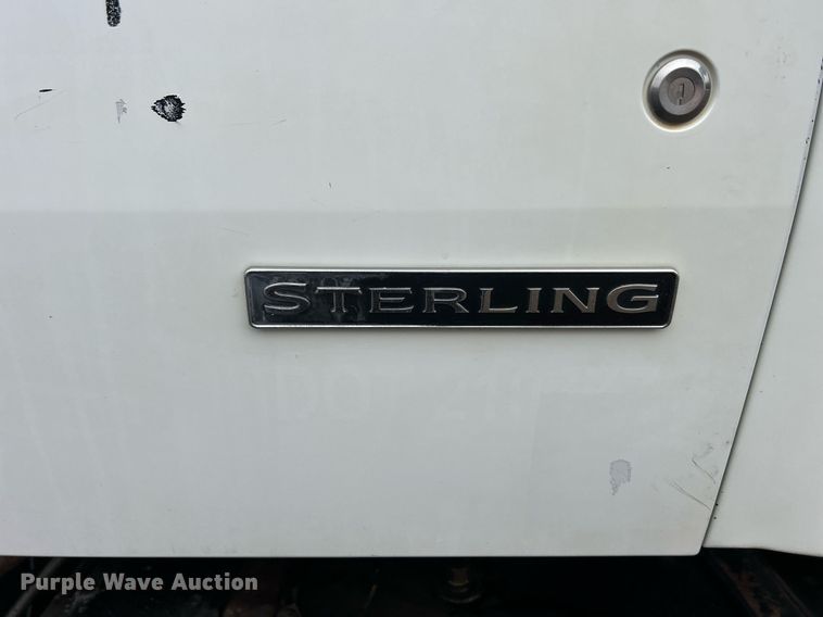 image for item DQ1066 1999 Sterling L7501  vacuum truck