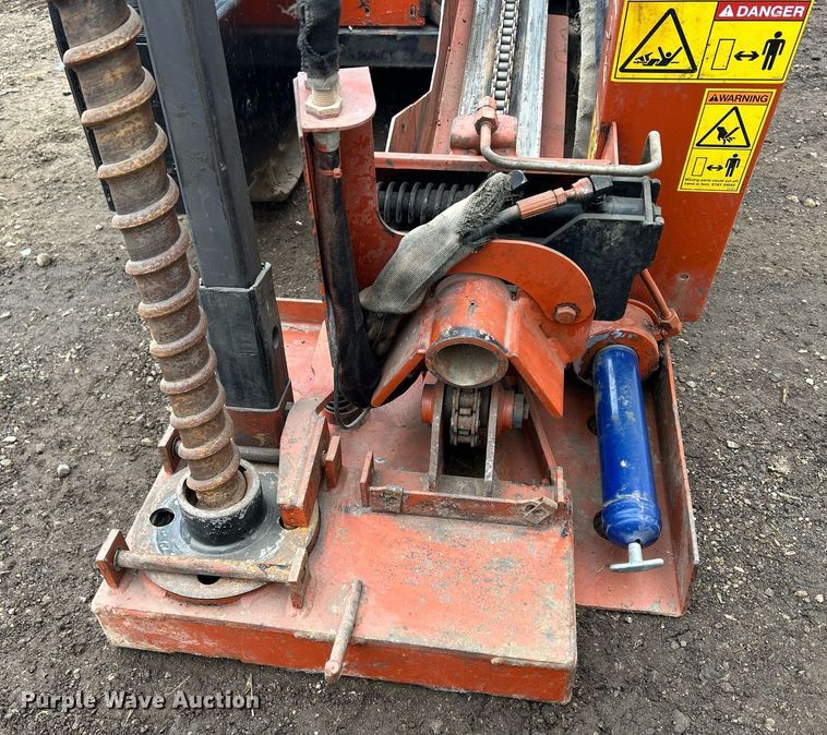 image for item DQ1067 2002 Ditch Witch JT520  directional boring unit