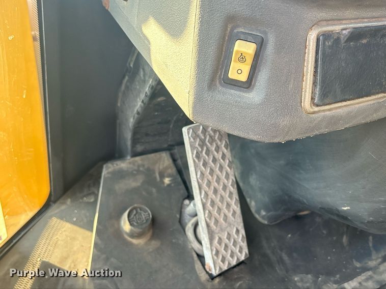 image for item DQ1072 2005 John Deere 544J  high lift wheel loader