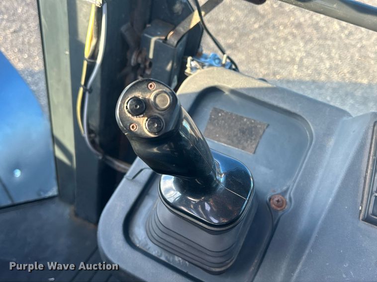 image for item DQ1072 2005 John Deere 544J  high lift wheel loader