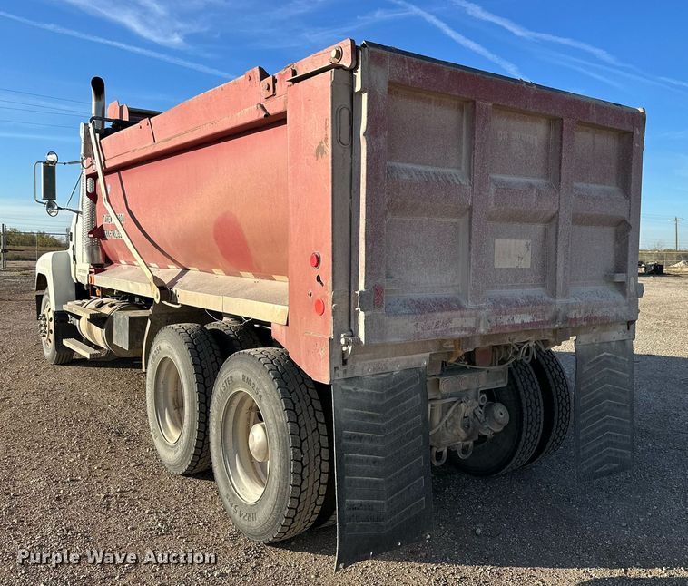 image for item DQ1555 2003 Mack CH613  dump truck