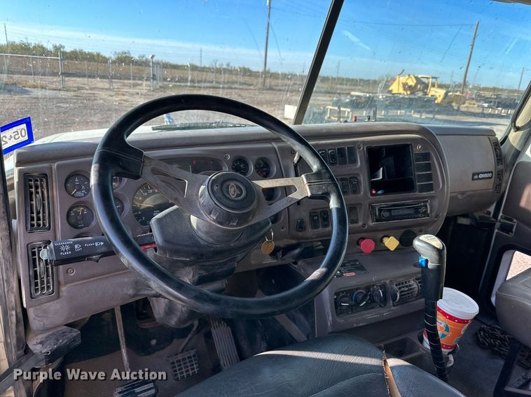 image for item DQ1555 2003 Mack CH613  dump truck