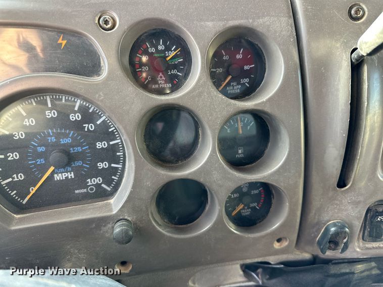 image for item DQ1555 2003 Mack CH613  dump truck