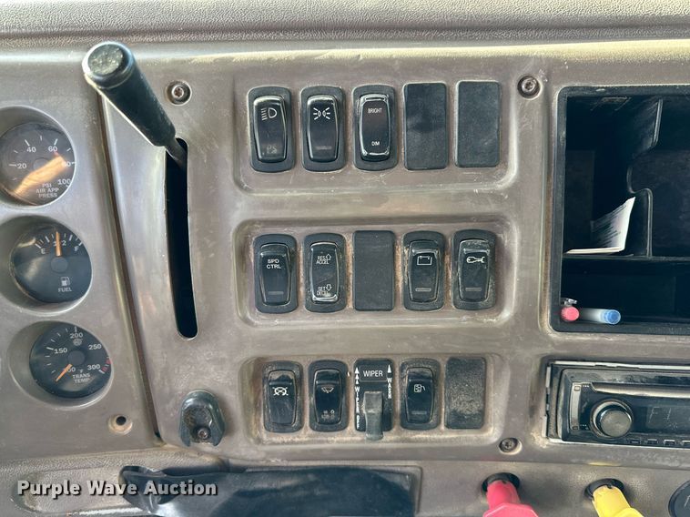 image for item DQ1555 2003 Mack CH613  dump truck