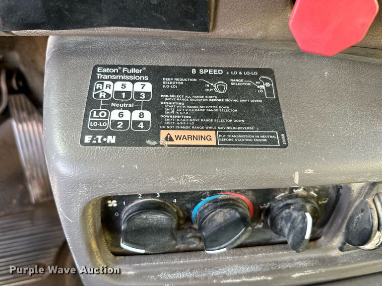 image for item DQ1555 2003 Mack CH613  dump truck