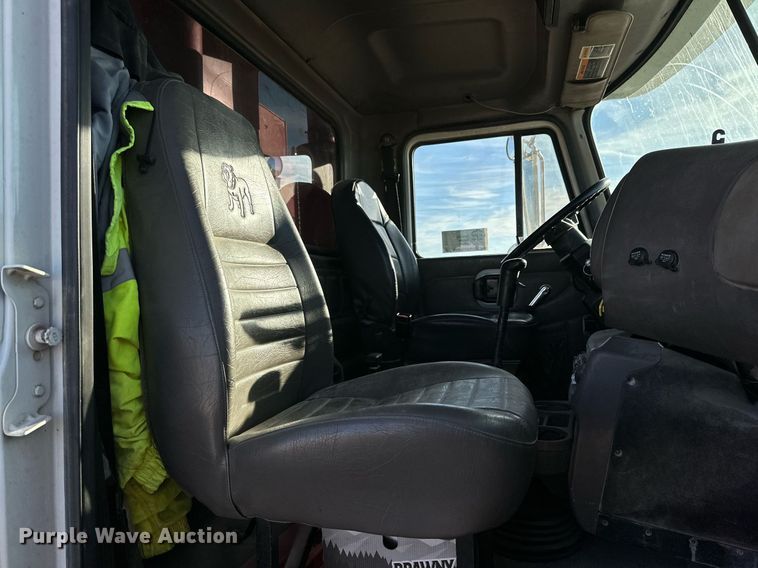 image for item DQ1555 2003 Mack CH613  dump truck