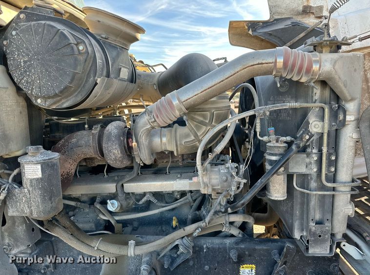 image for item DQ1555 2003 Mack CH613  dump truck