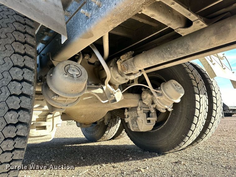 image for item DQ1555 2003 Mack CH613  dump truck