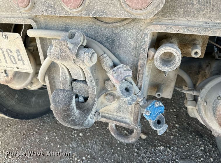 image for item DQ1555 2003 Mack CH613  dump truck