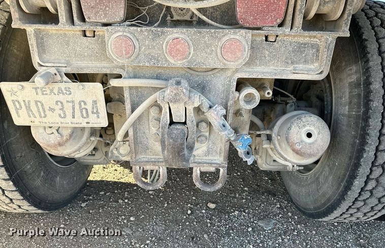 image for item DQ1555 2003 Mack CH613  dump truck