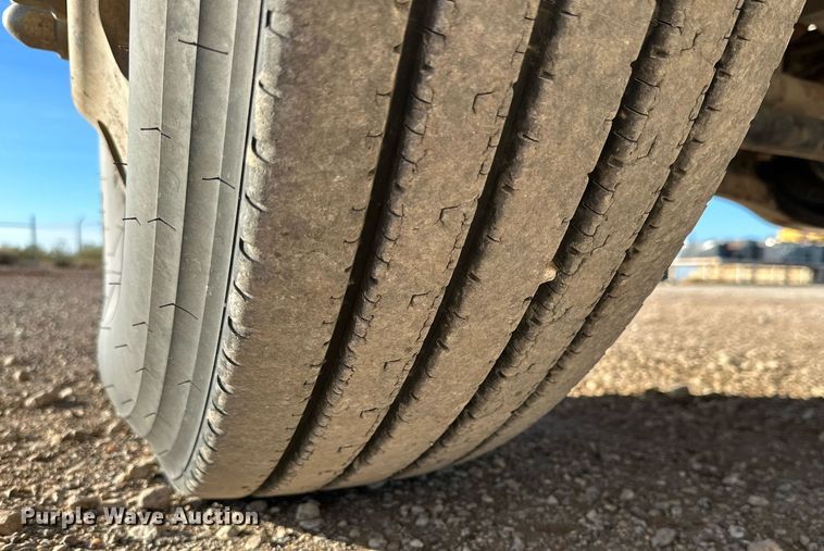 image for item DQ1555 2003 Mack CH613  dump truck