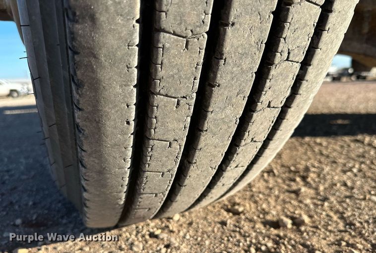 image for item DQ1555 2003 Mack CH613  dump truck