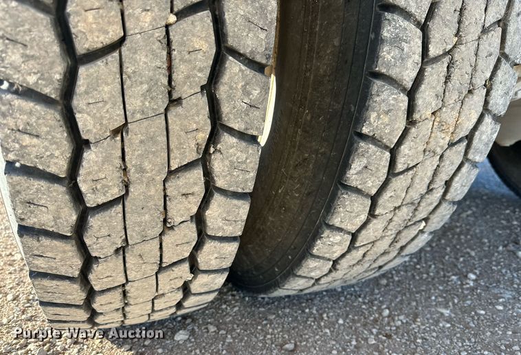 image for item DQ1555 2003 Mack CH613  dump truck