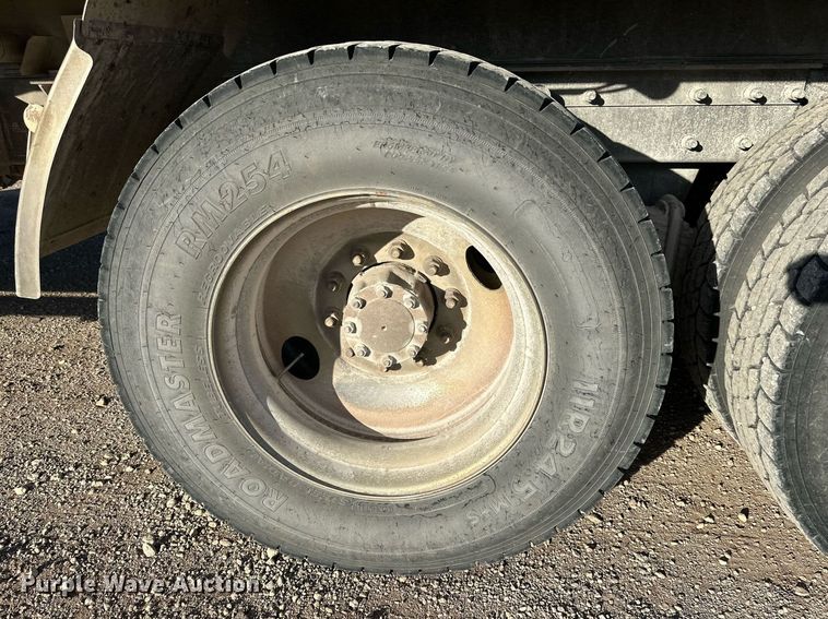 image for item DQ1555 2003 Mack CH613  dump truck