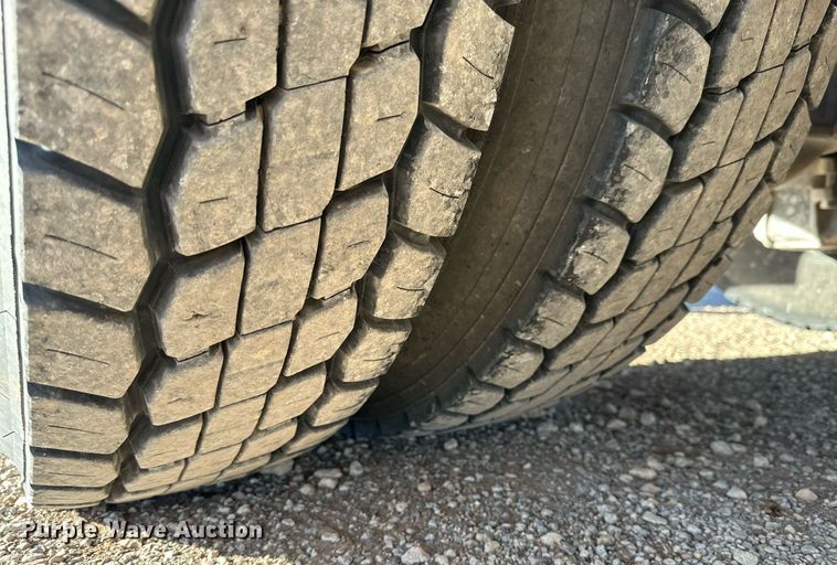 image for item DQ1555 2003 Mack CH613  dump truck