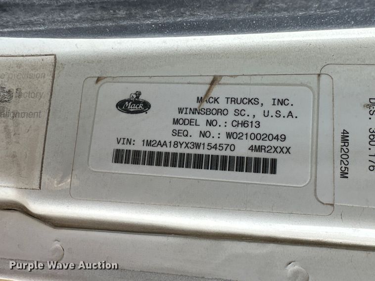 image for item DQ1555 2003 Mack CH613  dump truck