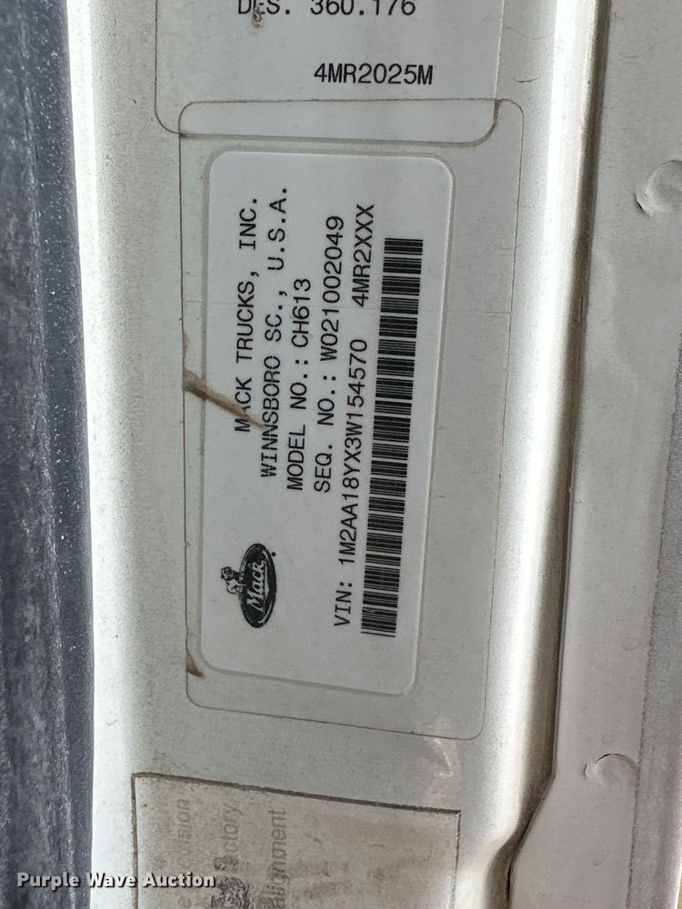 image for item DQ1555 2003 Mack CH613  dump truck